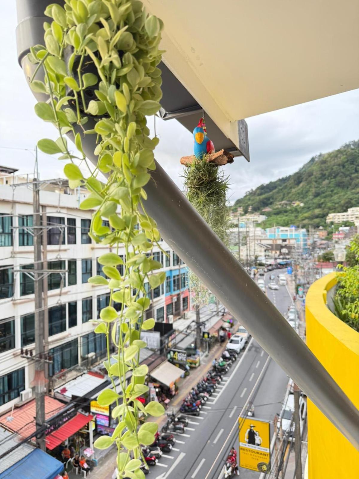 Heaven House Restro & Bar Hotel Patong Exterior photo